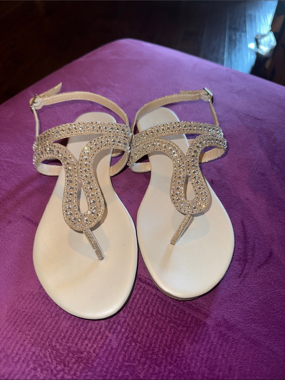 David’s Bridal DB Studio Rhinestone T-Strap Champagne Flat Sandals Ankle Strap 7 - Picture 3 of 12